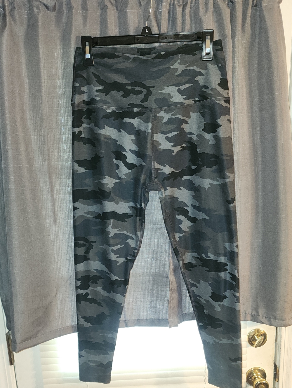 Beyond Yoga Black & Gray Camo Leggings